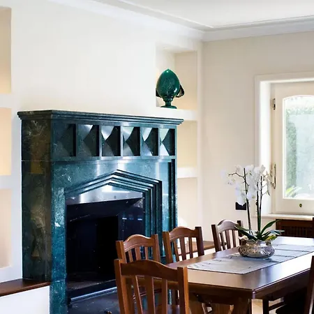 Sunny And Warm House *