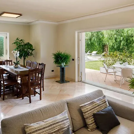 Sunny And Warm House מלון *